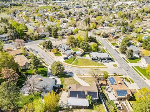 View/Area - 2196 E Thistlewood Way S, Sandy, UT 84092 photo 6 of 6