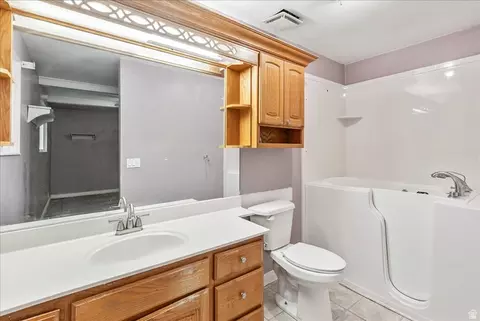 Bath - 2196 E Thistlewood Way S, Sandy, UT 84092 photo 1 of 3