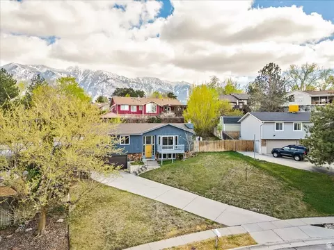 View/Area - 2196 E Thistlewood Way S, Sandy, UT 84092 photo 3 of 6
