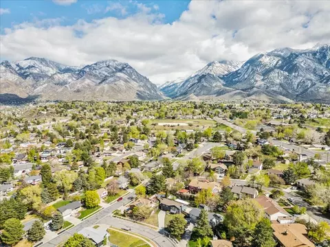 View/Area - 2196 E Thistlewood Way S, Sandy, UT 84092 photo 1 of 6