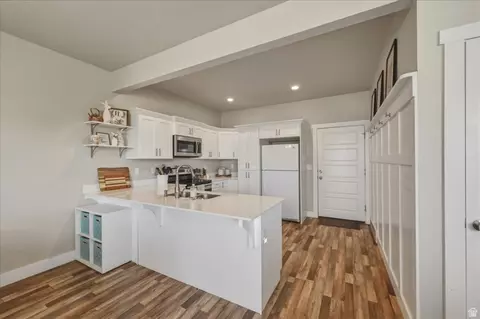 Kitchen - 4373 E Colt Ct, Eagle Mountain, UT 84005 photo 3 of 4