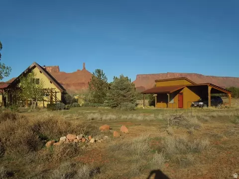 139 E Buchanan Ln #139, Castle Valley, UT 84532