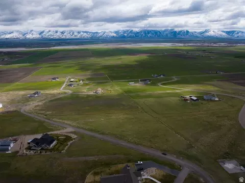 6950 W 2700 N #7, Petersboro, UT 84325