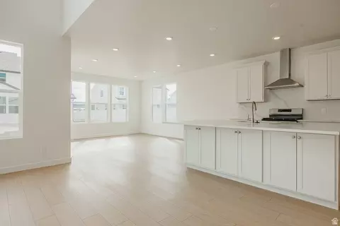 Living - 2915 N Kingbird Dr #610, Eagle Mountain, UT 84005 photo 7 of 9