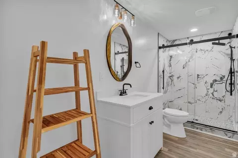 Bath - 2454 W Jackson St, Mapleton, UT 84664 photo 6 of 7