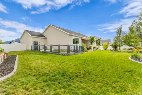 Exterior - 2454 W Jackson St, Mapleton, UT 84664 photo 13 of 16