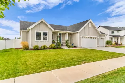 Exterior - 2454 W Jackson St, Mapleton, UT 84664 photo 2 of 16