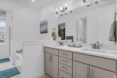 Bath - 2454 W Jackson St, Mapleton, UT 84664 photo 1 of 7