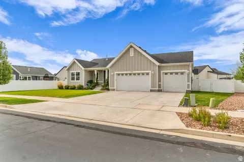 Exterior - 2454 W Jackson St, Mapleton, UT 84664 photo 3 of 16