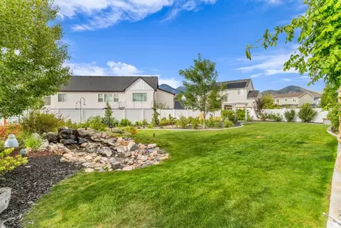Exterior - 2454 W Jackson St, Mapleton, UT 84664 photo 11 of 16