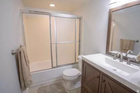 Bath - 223 N 360 W, Orem, UT 84057 photo 3 of 3