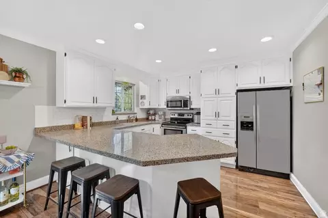 1624 E Wood Glen Rd S, Sandy, UT 84092