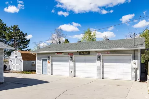 Exterior - 1371 E 8600 S, Sandy, UT 84093 photo 2 of 10