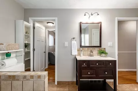 Bath - 1371 E 8600 S, Sandy, UT 84093 photo 3 of 4