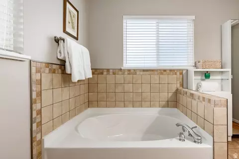 Bath - 1371 E 8600 S, Sandy, UT 84093 photo 4 of 4