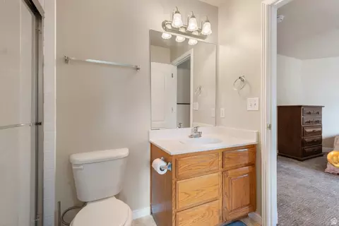 Bath - 802 Brookside Ct, Payson, UT 84651 photo 4 of 5