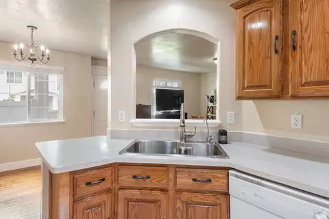 Kitchen - 802 Brookside Ct, Payson, UT 84651 photo 5 of 5