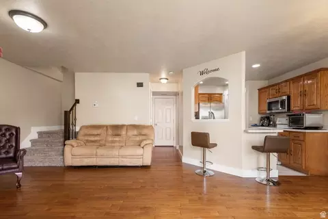 Living - 802 Brookside Ct, Payson, UT 84651 photo 1 of 2