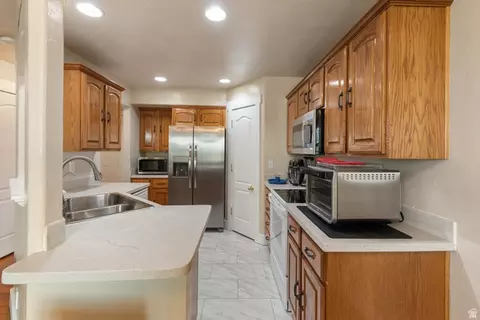 Kitchen - 802 Brookside Ct, Payson, UT 84651 photo 1 of 5