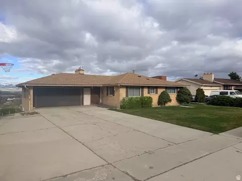 9530 S Indian Ridge Dr E, Sandy, UT 84092