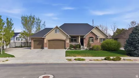 3518 W Caribou Cir S, South Jordan, UT 84095