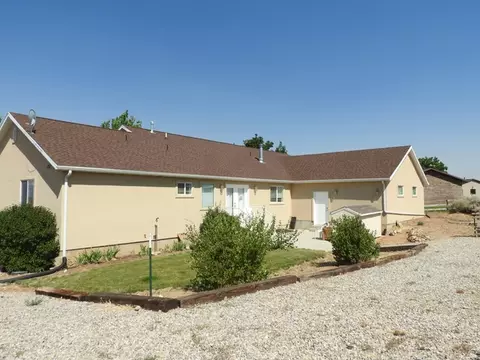 Exterior - 665 S 600 E, Mount Pleasant, UT 84647 photo 2 of 9