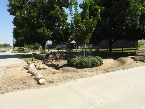 Exterior - 665 S 600 E, Mount Pleasant, UT 84647 photo 1 of 9