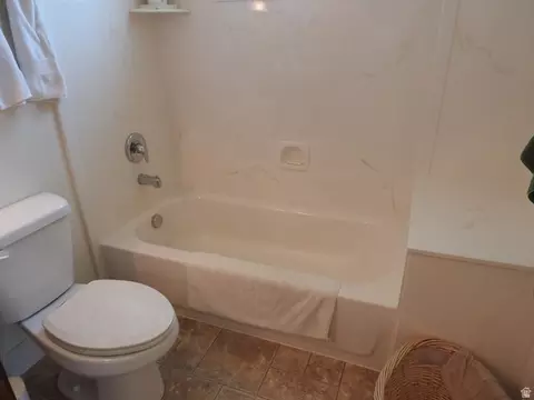 Bath - 665 S 600 E, Mount Pleasant, UT 84647 photo 1 of 4