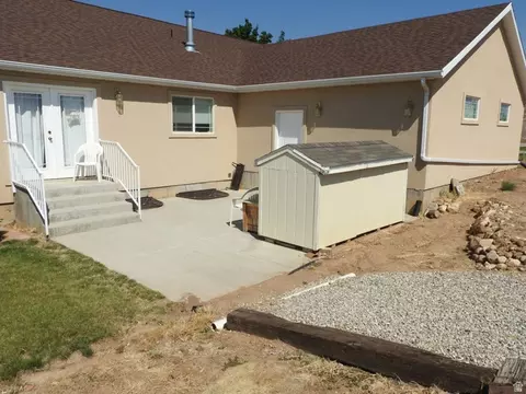 Exterior - 665 S 600 E, Mount Pleasant, UT 84647 photo 4 of 9