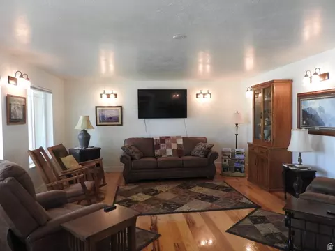 Living - 665 S 600 E, Mount Pleasant, UT 84647 photo 1 of 2
