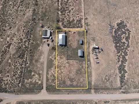482 E 700 S, Beryl, UT 84714 photo 4