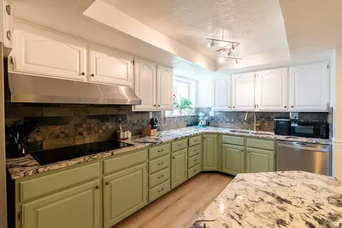 Kitchen - 166 E 3000 S, Bountiful, UT 84010 photo 2 of 4