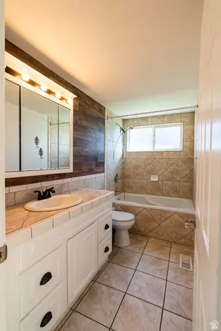 Bath - 166 E 3000 S, Bountiful, UT 84010 photo 4 of 4