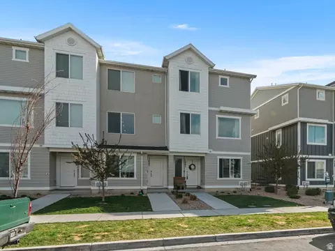 1083 E Waterway Ln, Saratoga Springs, UT 84045