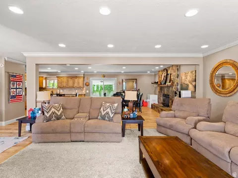 Living - 3291 S 300 W, Bountiful, UT 84010 photo 3 of 5