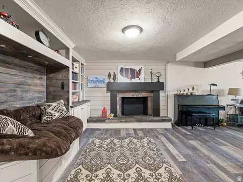 Living - 3291 S 300 W, Bountiful, UT 84010 photo 4 of 5