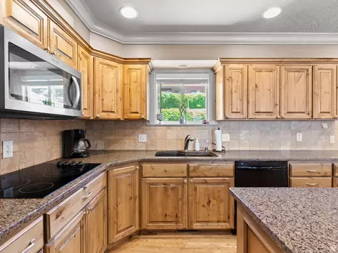Kitchen - 3291 S 300 W, Bountiful, UT 84010 photo 2 of 4