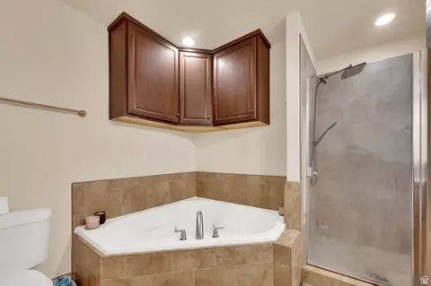 Bath - 2026 W Crescent Way, Mapleton, UT 84664 photo 3 of 4