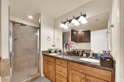 Bath - 2026 W Crescent Way, Mapleton, UT 84664 photo 2 of 4