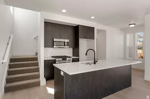 Kitchen - 516 W Olive Ln W, Saint George, UT 84790 photo 1 of 1