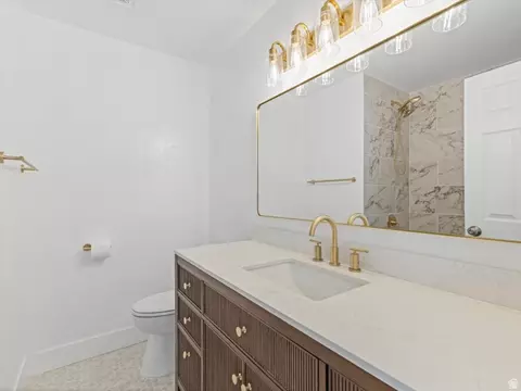Bath - 1092 N 500 E, Centerville, UT 84014 photo 3 of 5