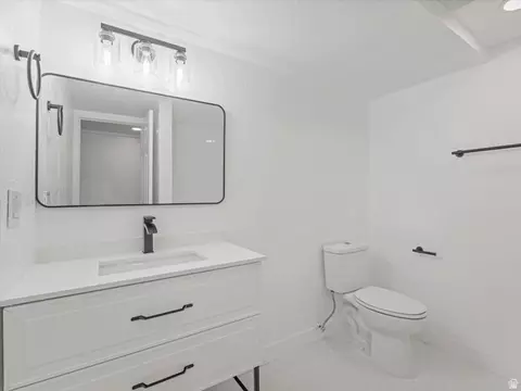 Bath - 1092 N 500 E, Centerville, UT 84014 photo 5 of 5