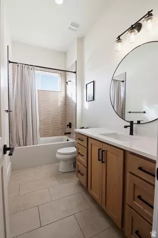 Bath - 1087 E 160 N, Hyde Park, UT 84318 photo 4 of 4