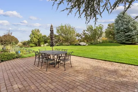 Exterior - 3093 E Scenic Valley Ln, Sandy, UT 84092 photo 6 of 12