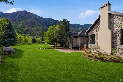 Exterior - 3093 E Scenic Valley Ln, Sandy, UT 84092 photo 3 of 12
