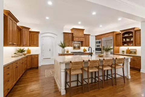 Kitchen - 3093 E Scenic Valley Ln, Sandy, UT 84092 photo 3 of 3