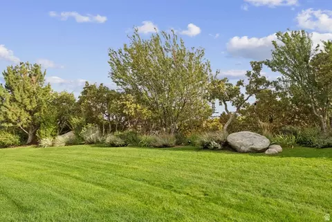 Exterior - 3093 E Scenic Valley Ln, Sandy, UT 84092 photo 11 of 12