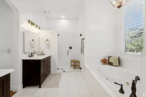 Bath - 3093 E Scenic Valley Ln, Sandy, UT 84092 photo 1 of 10
