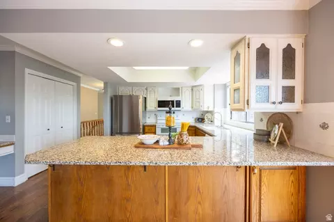 Kitchen - 2612 E Antelope Dr, Layton, UT 84040 photo 2 of 2