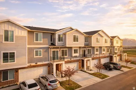 4216 W Gunlock Park Ct, Riverton, UT 84096
